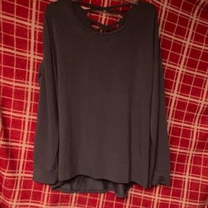 I’m selling a blue blouse.